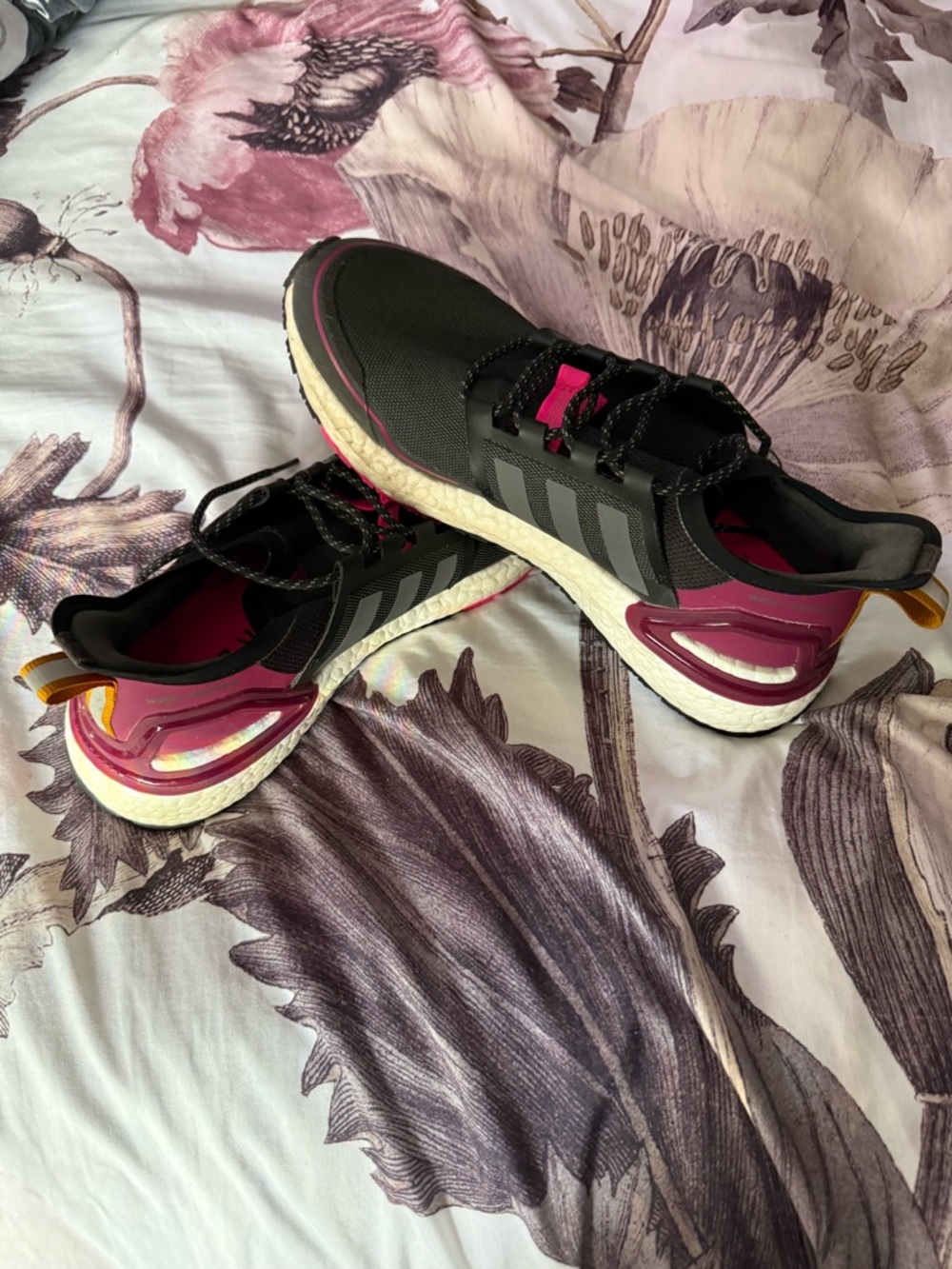 adidas Women's Black and Magenta Accent Sneakers